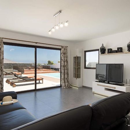 Villa Chinamar by Villa Plus Playa Blanca  Esterno foto