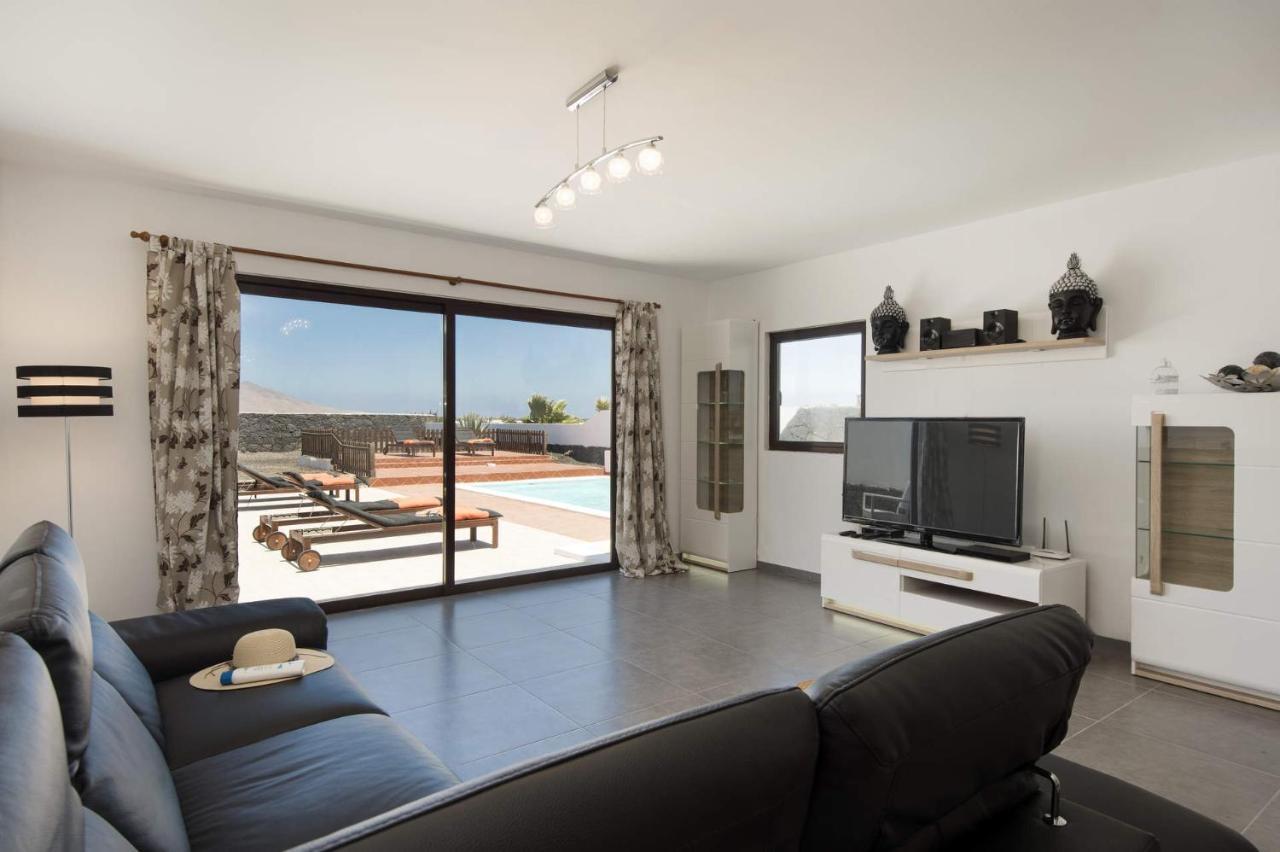 Villa Chinamar by Villa Plus Playa Blanca  Esterno foto