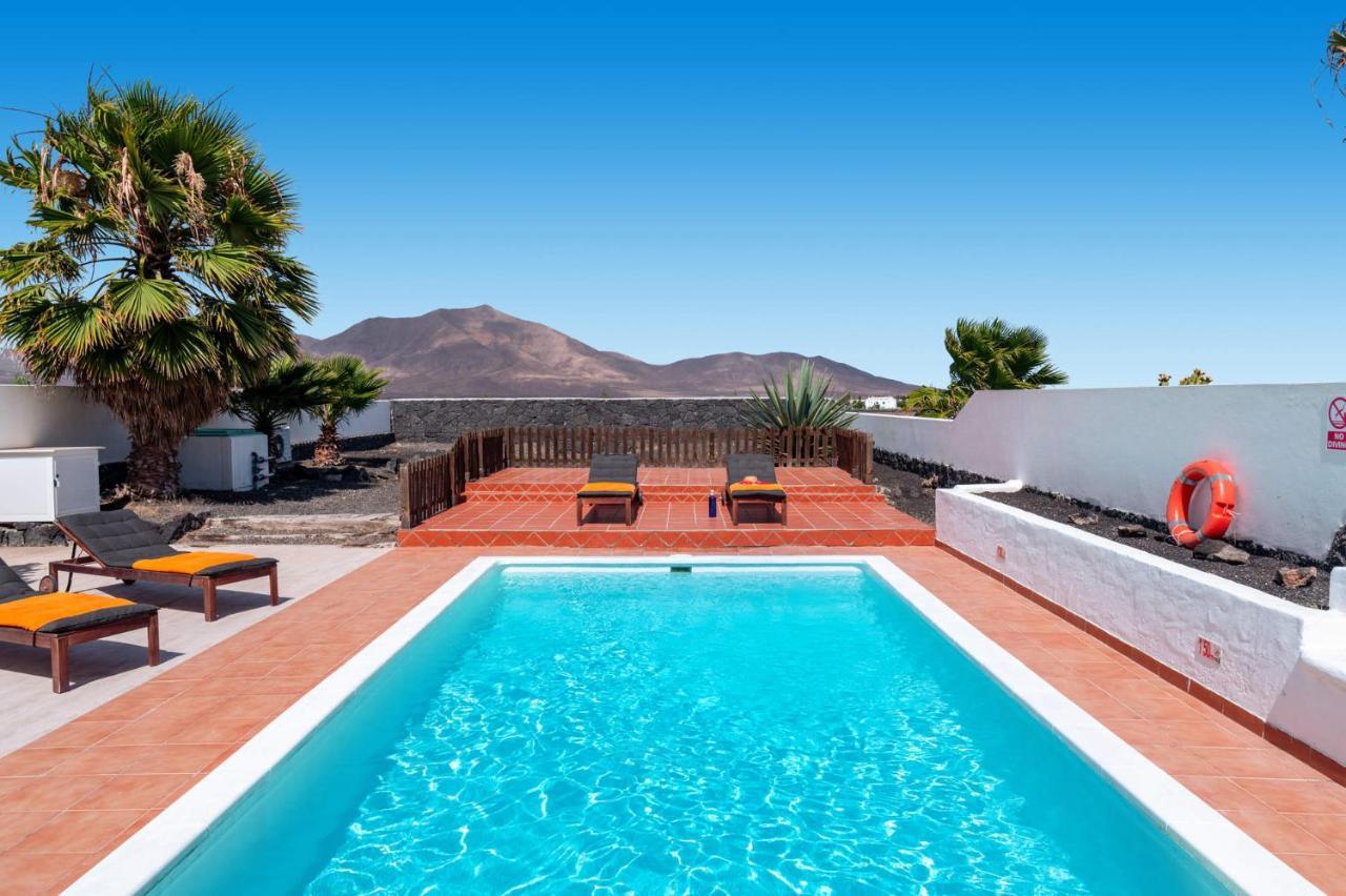 Villa Chinamar by Villa Plus Playa Blanca  Esterno foto