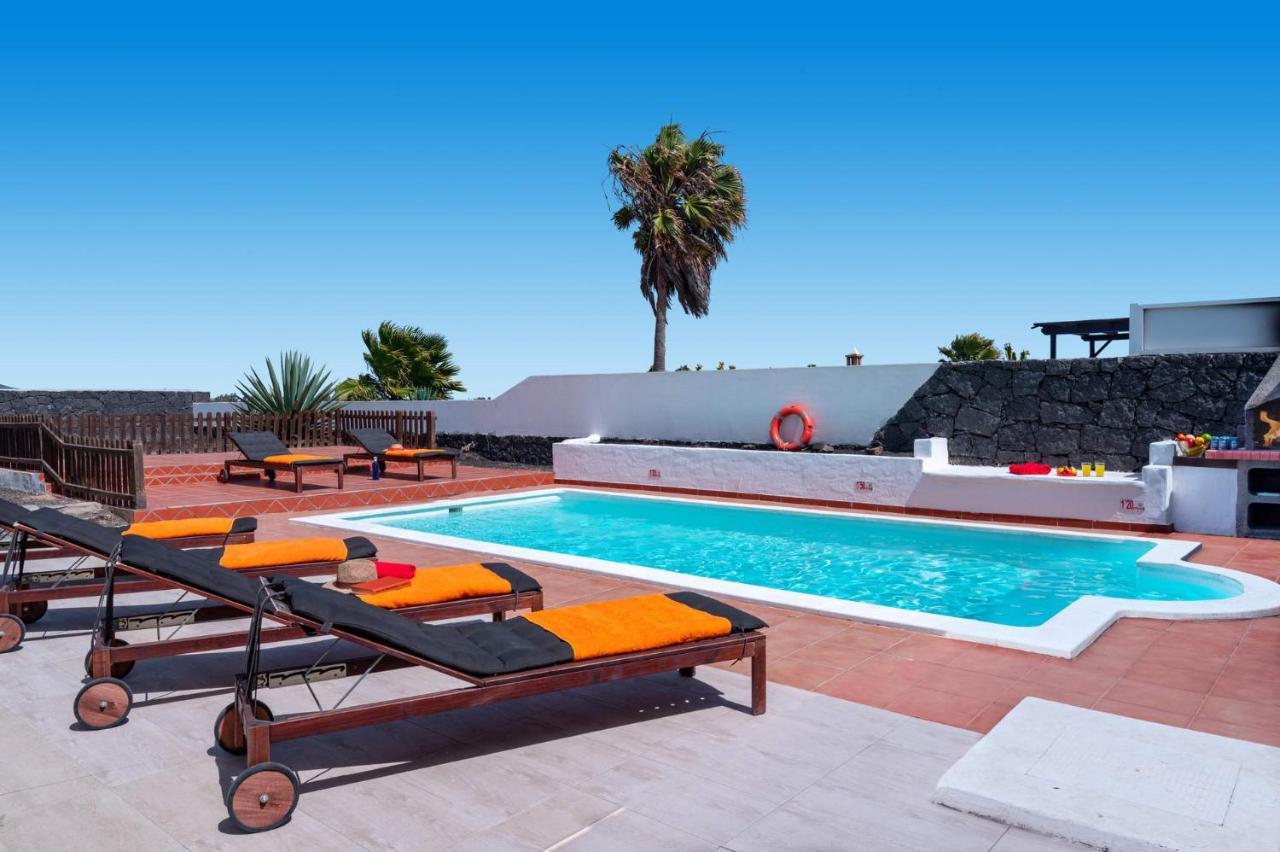 Villa Chinamar by Villa Plus Playa Blanca  Esterno foto