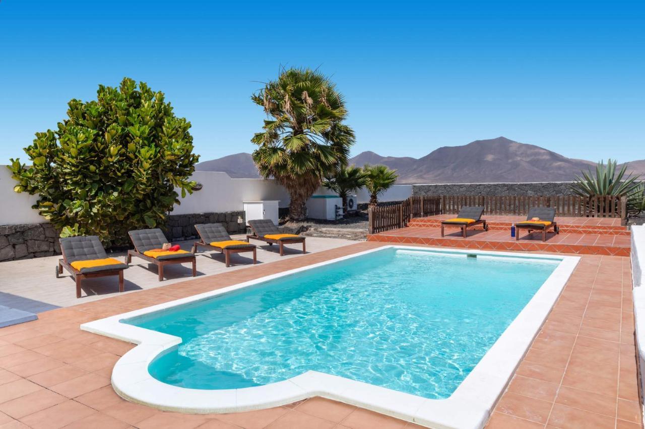 Villa Chinamar by Villa Plus Playa Blanca  Esterno foto