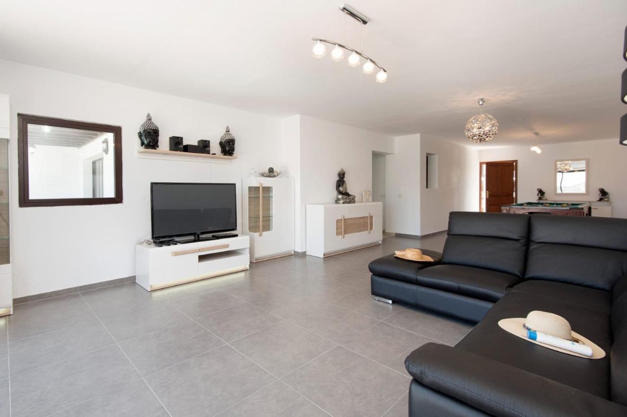 Villa Chinamar by Villa Plus Playa Blanca  Esterno foto