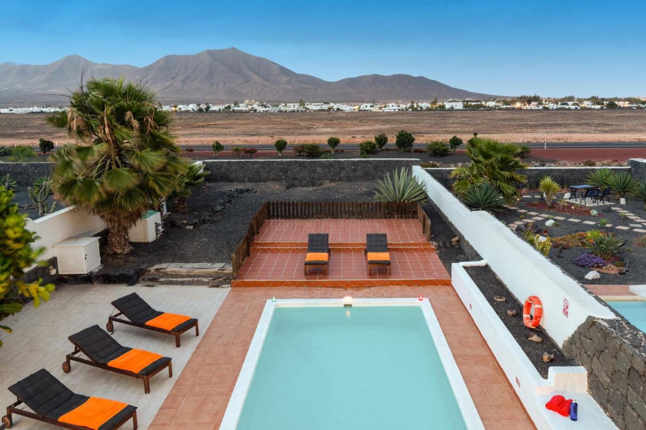 Villa Chinamar by Villa Plus Playa Blanca  Esterno foto