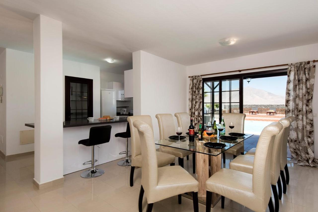 Villa Chinamar by Villa Plus Playa Blanca  Esterno foto